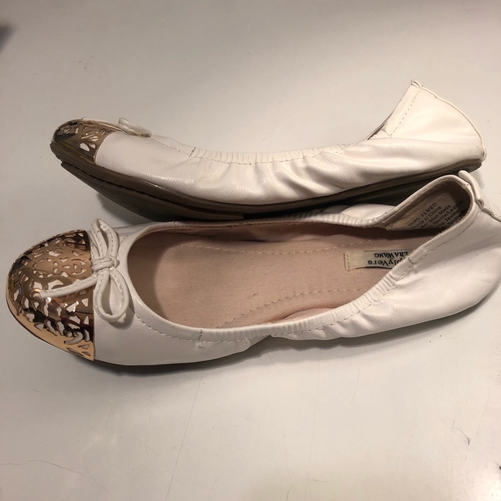 Verga Wang ballet flats sz 7.5 white gold toe